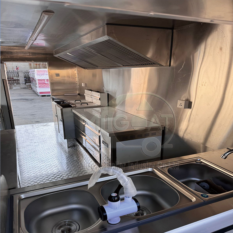 業務用キッチンを備えた移動販売車（フードトラック） - フー - Commercial Kitchen Hoods のレビューと価格